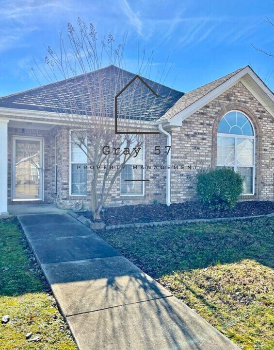 2050 Village Ln in Calera, AL - Building Photo