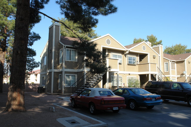 Village At Karen in Las Vegas, NV - Building Photo - Building Photo