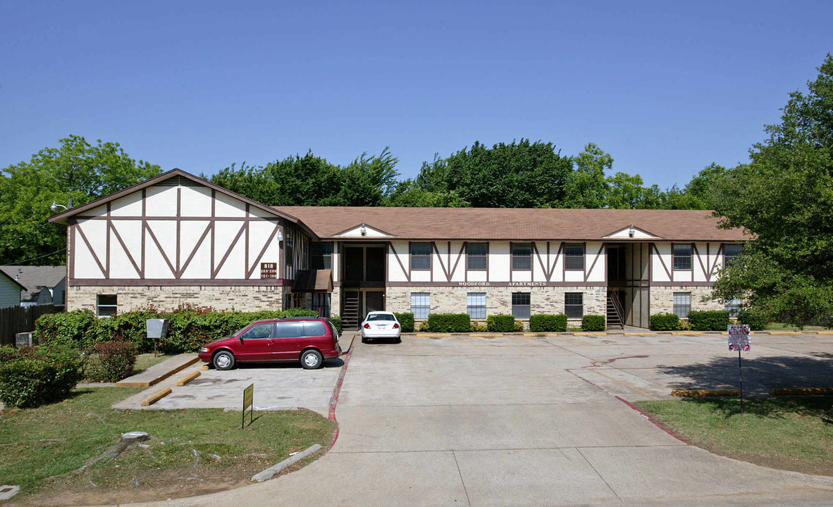 Woodford Apartments in Arlington, TX - Building Photo