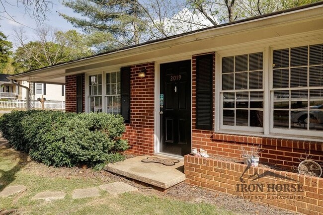 2021 S Lumpkin St in Athens, GA - Building Photo - Building Photo