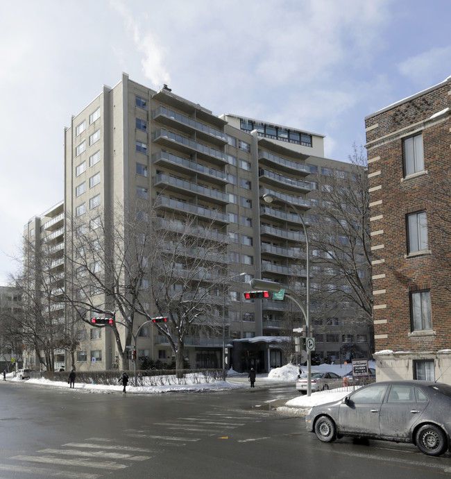 Royale Westmount Appartements in Westmount, QC - Building Photo - Building Photo