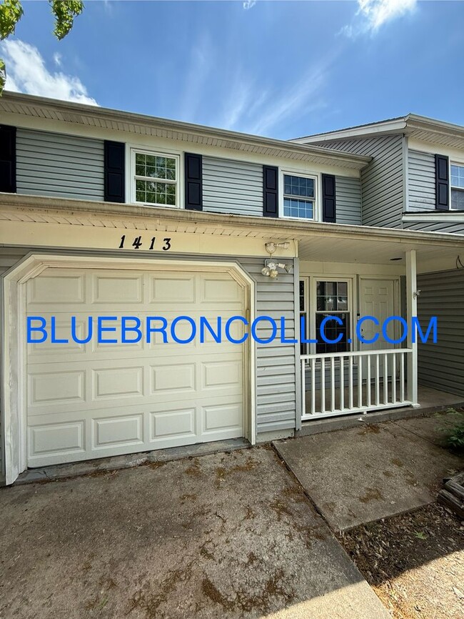 property at 1413 SE 8th St