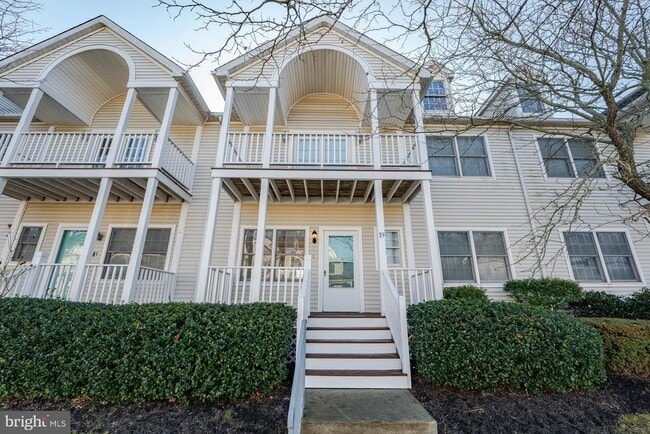 property at 19 Clipper Ct