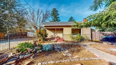 2250 Old River Rd in Ukiah, CA - Building Photo - Building Photo