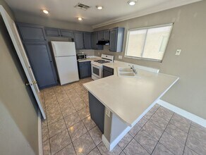 4368 Holden St in Las Vegas, NV - Building Photo - Building Photo