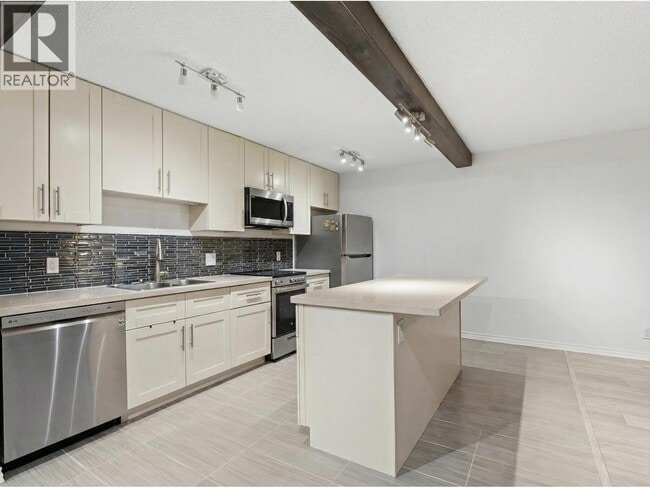 2012 Fullerton Ave in North Vancouver, BC - Building Photo - Building Photo