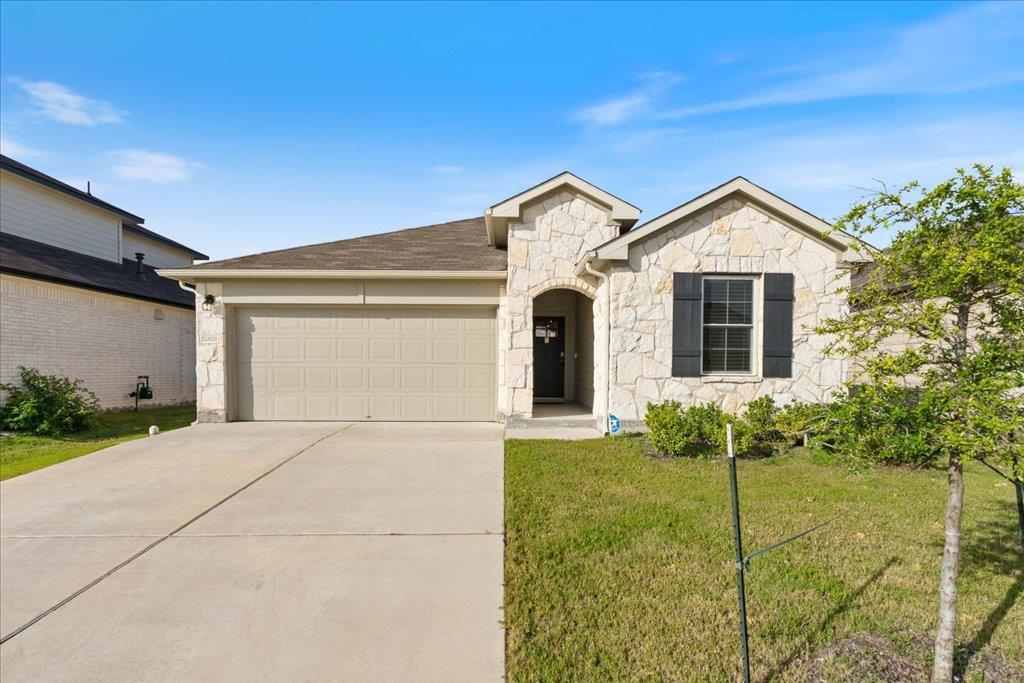 20021 Abigail Fillmore Rd in Manor, TX - Building Photo