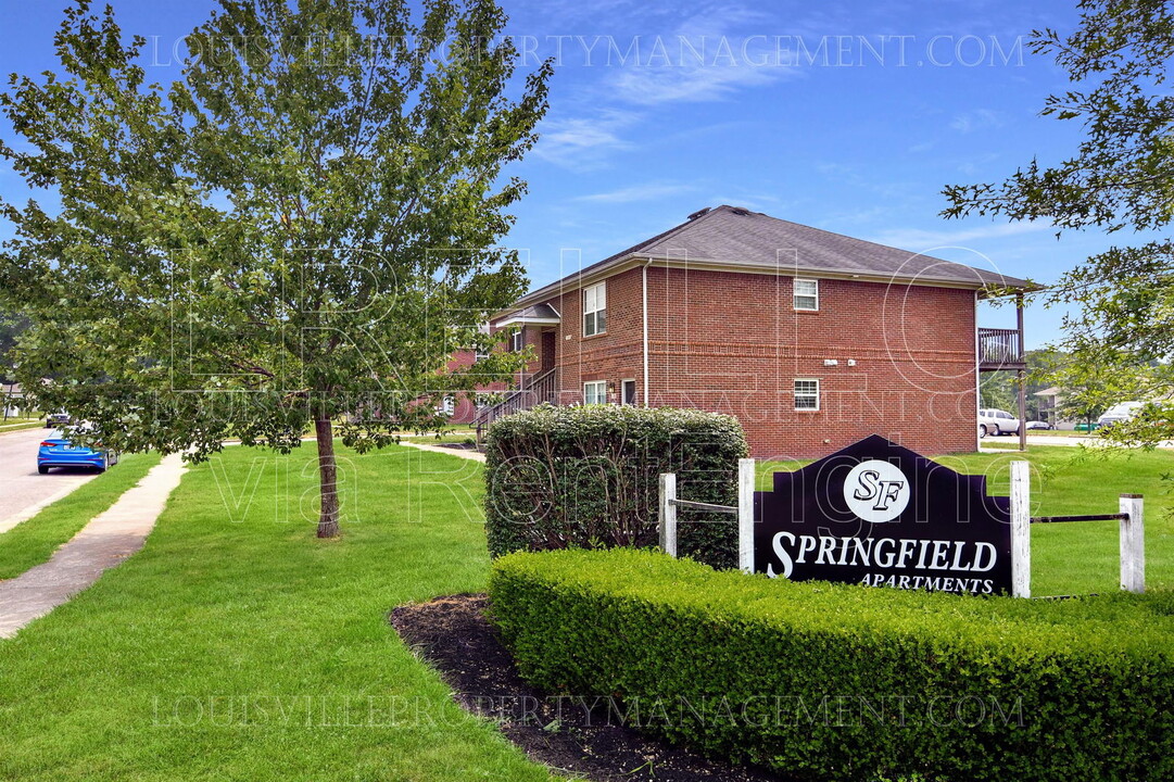 300 Keeneland Dr in Elizabethtown, KY - Building Photo