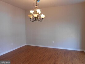 23234 Foxglove St in California, MD - Building Photo