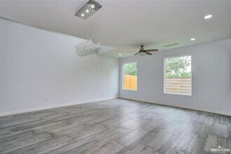 18 Sunset Dr in Mission, TX - Building Photo - Building Photo