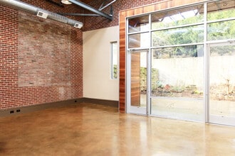 713 S Central St, Unit 104 in Knoxville, TN - Building Photo - Building Photo