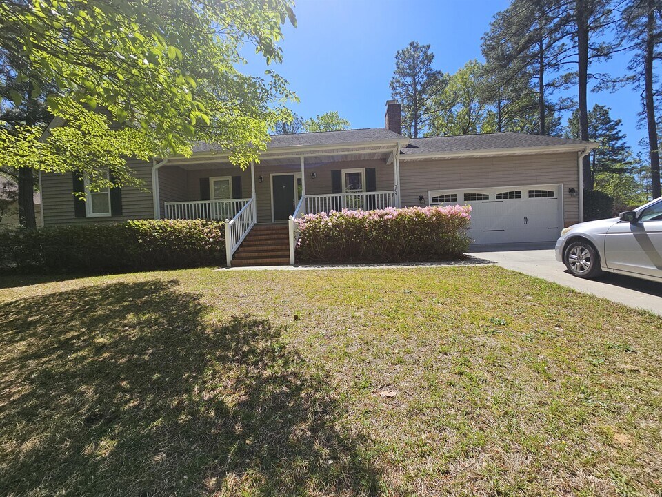 704 Midmar St in Aberdeen, NC - Building Photo