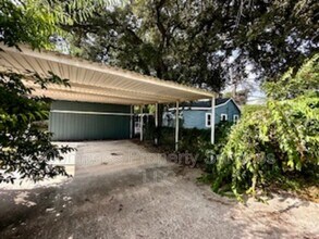 300 N Oak Dr in Waco, TX - Building Photo - Building Photo