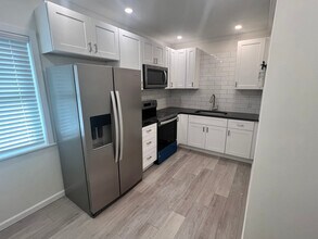 1156 Orange Ave in Dunedin, FL - Building Photo - Building Photo