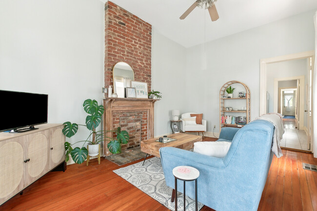 1422 Felicity St in New Orleans, LA - Building Photo - Interior Photo