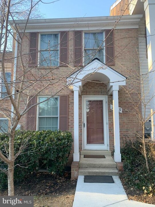 2133 Derby Ridge Ln in Silver Spring, MD - Building Photo