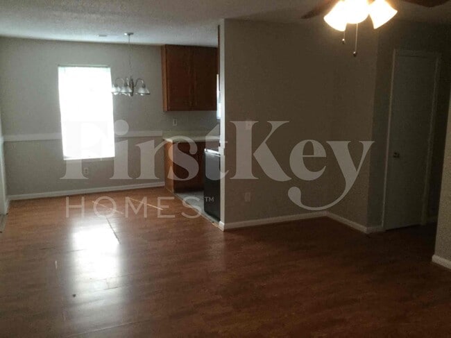 117 Whispering Pine Ln NE in White, GA - Building Photo - Building Photo