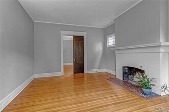 818 Auburn Ave in Buffalo, NY - Building Photo - Building Photo