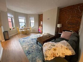 54 Gainsborough St, Unit 3 in Boston, MA - Building Photo