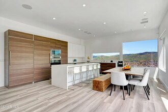 990 Alta Vista Rd in Simi Valley, CA - Building Photo - Building Photo