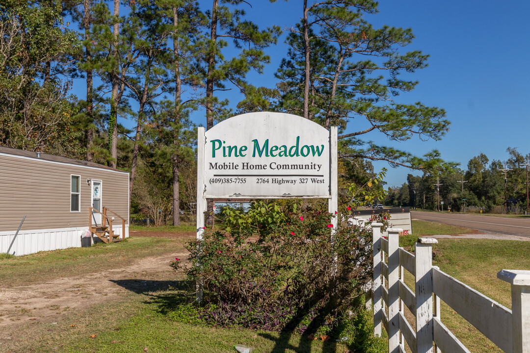 Pine Meadow MHC in Silsbee, TX - Foto de edificio