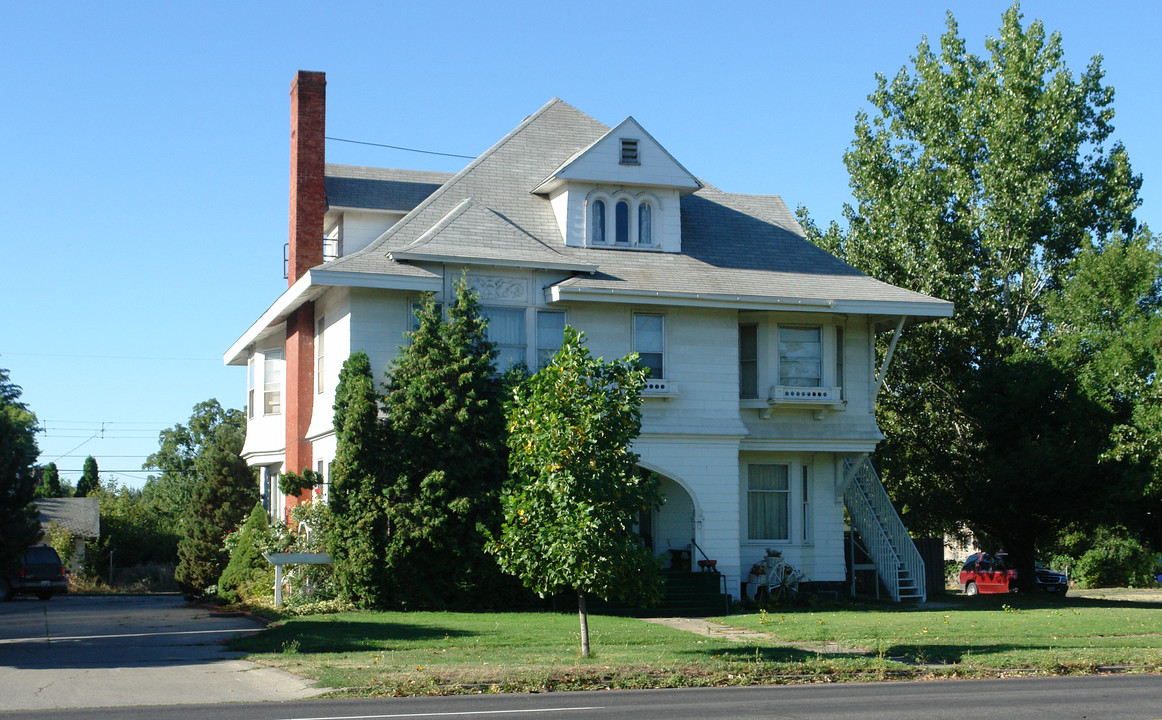 606 E Indiana Ave in Spokane, WA - Building Photo