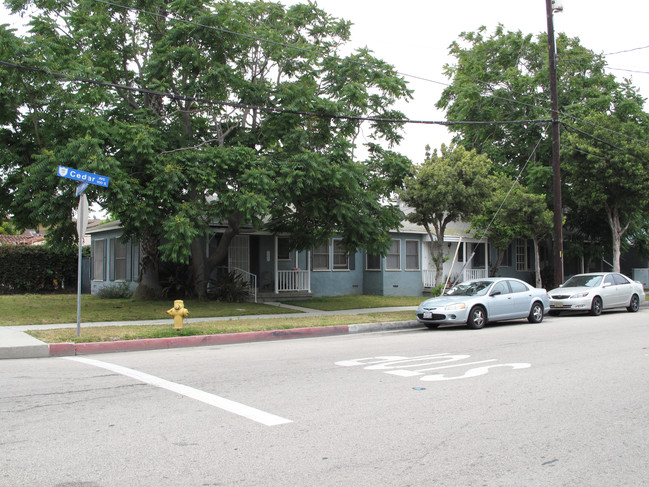 100-110 S Cedar Ave in Inglewood, CA - Building Photo - Building Photo