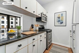 45 E 25th St in New York, NY - Building Photo - Building Photo