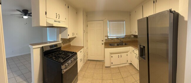 243 Idyllwild Dr in San Jacinto, CA - Building Photo - Building Photo