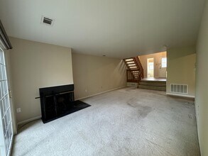 25 Chestnut Ct in Princeton, NJ - Building Photo - Building Photo