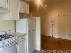 126 Warren St in Boston, MA - Building Photo - Building Photo