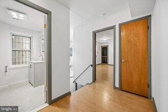 2036 Mt Vernon St in Philadelphia, PA - Building Photo - Building Photo