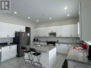 1809 Emberton Way in Innisfil, ON - Building Photo - Building Photo