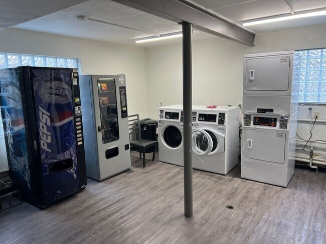 475 W Grand Ave in Dayton, OH - Building Photo - Building Photo