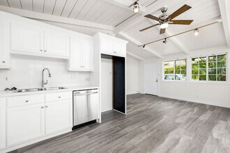 316 E 21st St in Costa Mesa, CA - Building Photo - Building Photo