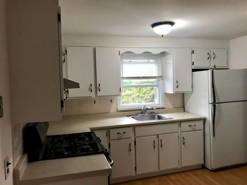 21 Bar Beach Rd in Port Washington, NY - Building Photo