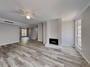 10590 High Hollows Dr in Dallas, TX - Building Photo - Building Photo