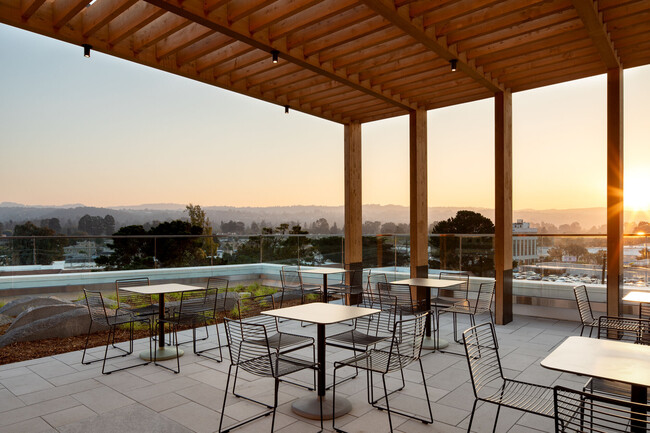 The Bower in Burlingame, CA - Foto de edificio - Building Photo