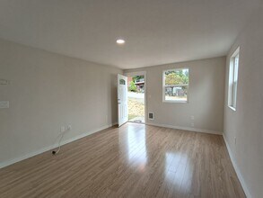 4111 W G St in Bremerton, WA - Building Photo - Building Photo