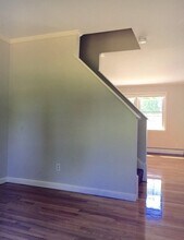 24 Hobart Ln, Unit 32 in Amherst, MA - Building Photo - Building Photo