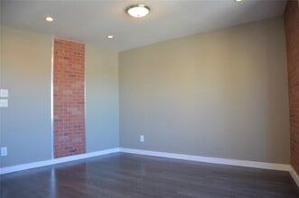 32-59-59 46th St in Queens, NY - Building Photo - Building Photo