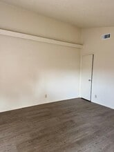 3001 Parker Ln in Austin, TX - Building Photo - Building Photo