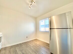 4839 W 17th St in Los Angeles, CA - Building Photo - Building Photo