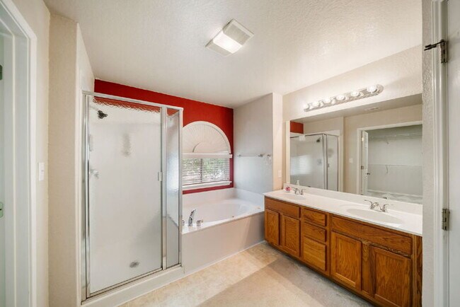 7715 Black Oak Pass in San Antonio, TX - Building Photo - Building Photo