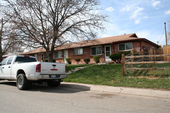 10223 W 59th Ave in Arvada, CO - Foto de edificio - Building Photo