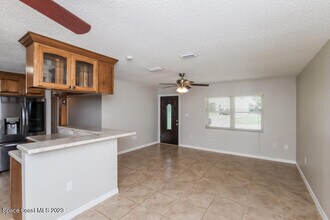 942 Quail St SE in Palm Bay, FL - Building Photo - Building Photo