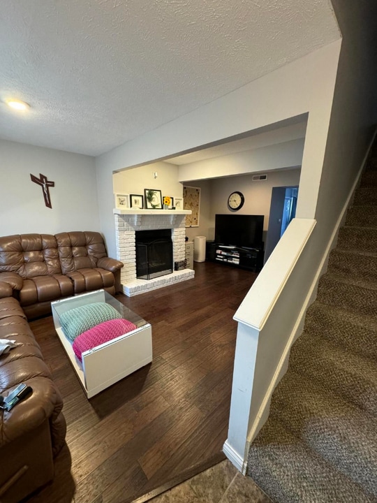 2700 S Ingram Mill Rd, Unit 8 in Springfield, MO - Foto de edificio