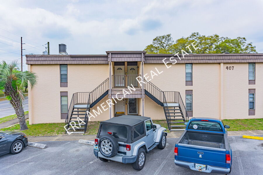 405 Marshall Ct in Fort Walton Beach, FL - Building Photo