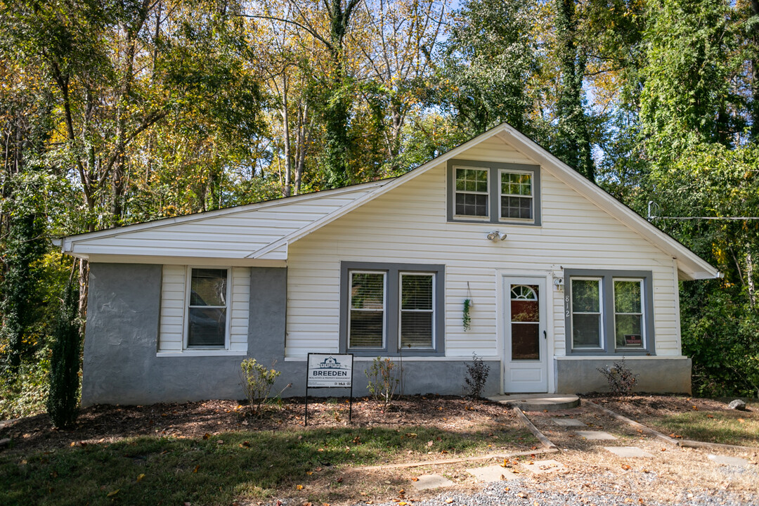 812 4th St Pl SE in Hickory, NC - Building Photo