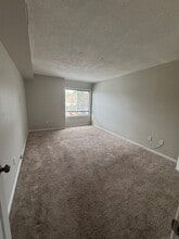 12 Cedar Ct in East Haven, CT - Building Photo - Building Photo